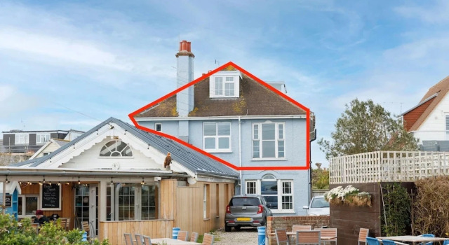 Коттедж Chic 2-bed Seafront Haven Near Felpham Beach