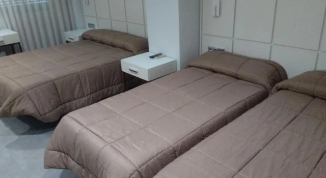 Четырёхместный номер Comfort Hostal Loimar
