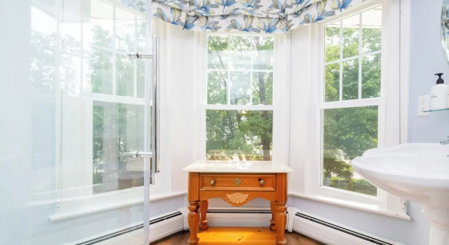 Четырёхместный номер Standard Hideaway Inn Lenox