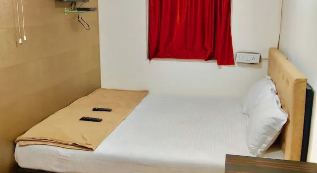 Номер Deluxe City Inn