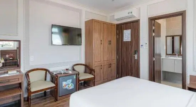 Полулюкс с балконом PINE VIEW Hotel Dalat