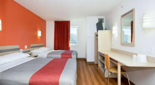 Четырёхместный номер Deluxe Motel 6-Brooklyn Center, MN - Minneapolis