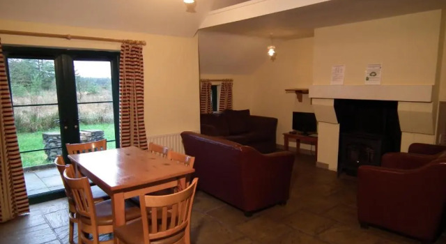 Коттедж с 2 комнатами An Creagán Self Catering Cottages