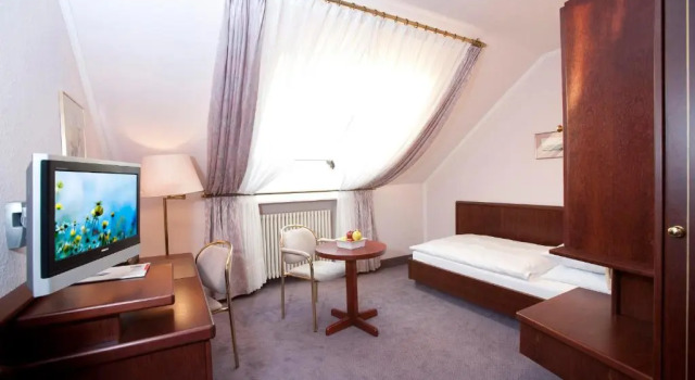 Confort simple chambre Leine Hotel