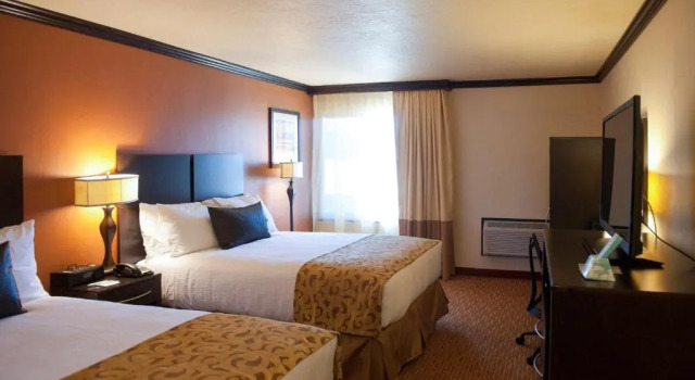 Четырёхместный номер Standard Park Inn by Radisson, Salt Lake City-Midvale