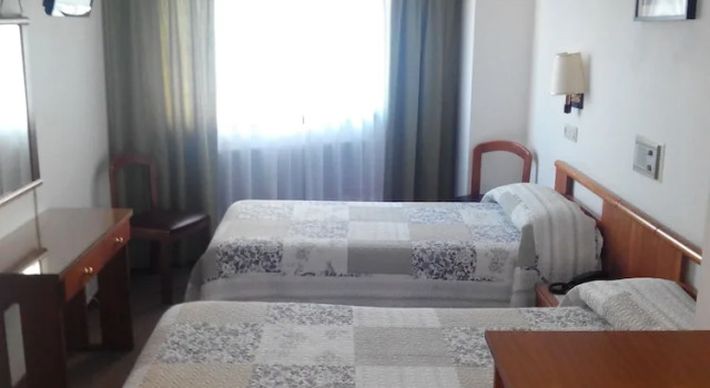 Трёхместный номер Standard Hostal Palas