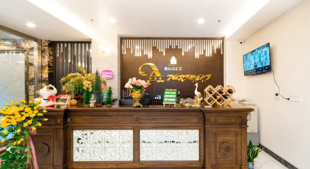 Rosy Apartment Nam Trung Yen, Забронировать Апартаменты/квартира Отели Кау Гиай с парковкой, Парковка