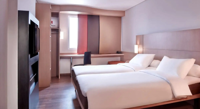 Ibis Gading Serpong, Book Hotel Serpong Banten, near Gading Raya Padang Golf Course