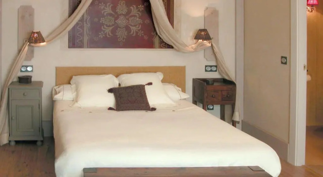 Hotel Plaza, Забронировать Отель Отели Бенаске с парковкой, Парковка