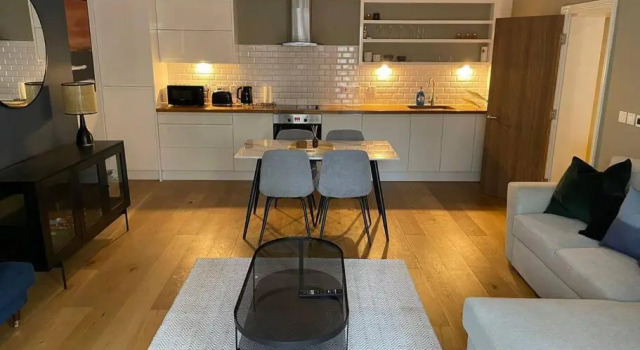 Апартаменты c 1 комнатой Stunning Apartment by The Leas, West End