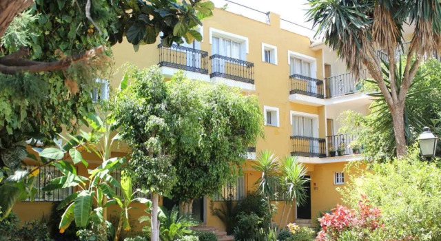 New "Villa Albero" Boutique, Varaa Boutique-hotelli Hotellit Costa del Sol aamiaisella, Aamiainen