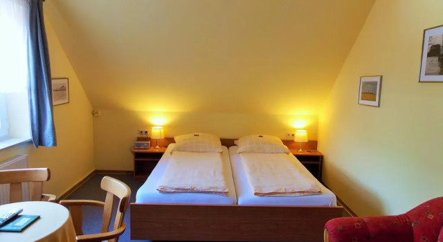 Garni Hotel-Pension Holum, Забронировать Отель Нойхарлингерзиль East Frisia