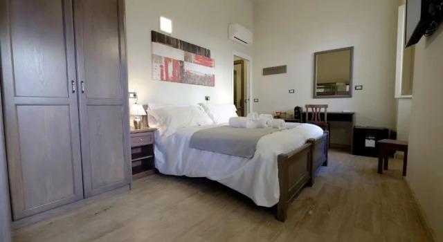 EOS Room and Breakfast, Buchen Sie Hotel Iglesias Costa Verde