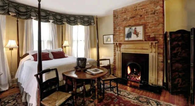 Люкс c 1 комнатой 200 South Street Inn