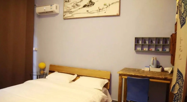 Zhaohuaxishi Youth Hostel