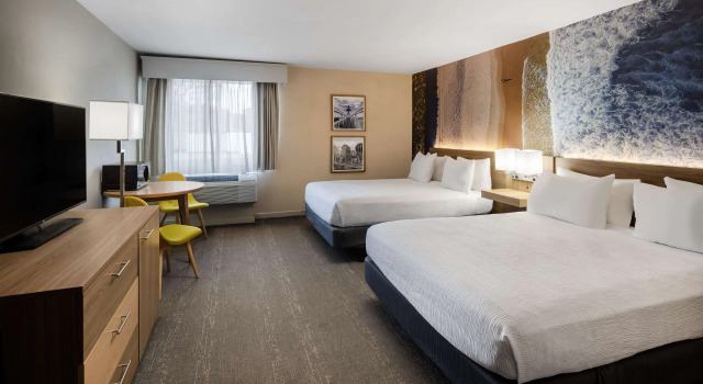 Четырёхместный номер Standard Aiden by Best Western Cape Cod - West Yarmouth