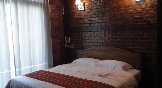 Nan Bwe- The Vibe Hostel