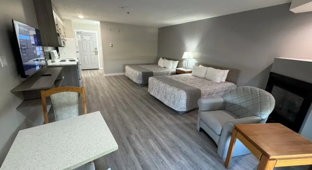 Четырёхместный номер Standard Western Budget Motel #1 Leduc/Nisku