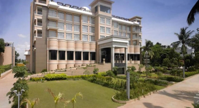 Люкс Presidential Royal Orchid Central Kireeti Hampi