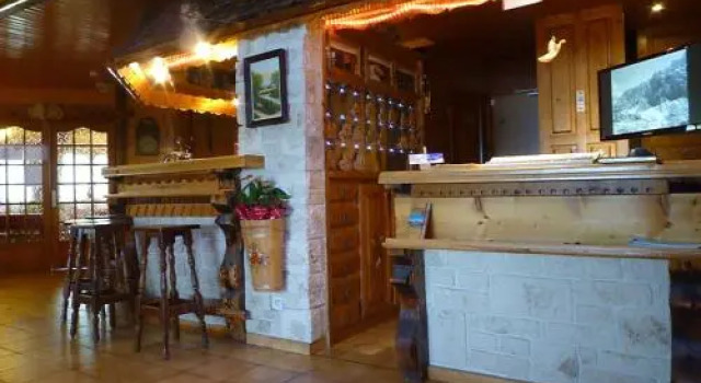 Hotel Le Ferraillon, Забронировать Отель Абонданс Порт дю Солей