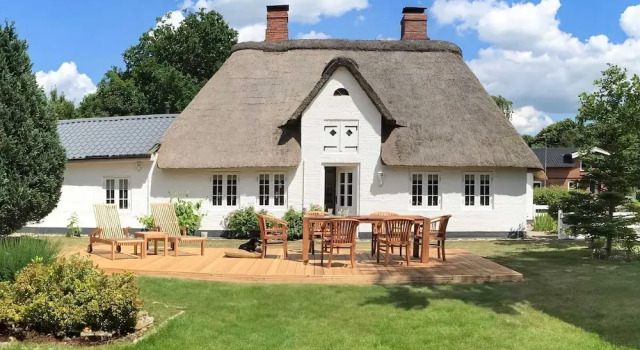 Коттедж Reetgedecktes Ferienhaus in Humptrup