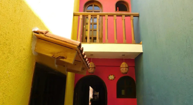 Casona Luciérnaga-Casa de Huéspedes Centro de León, Poliforum, Забронировать Отель Отели в центре Леона, в центре