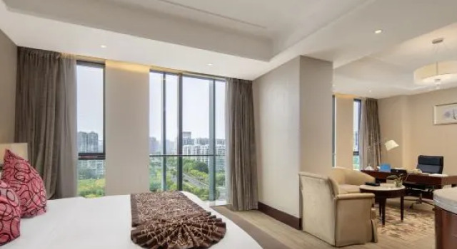 Номер Deluxe White Horse Lake Jianguo Hotel