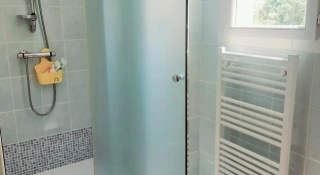 Cosy Studio En Residence Privee, Rezervasyon Pansiyon / Hostel Carros otoparklı oteller, Otopark