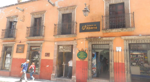 Hotel Parrokia