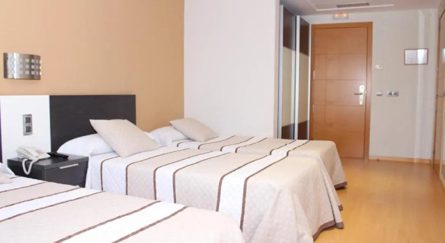 Номер Standard Hotel Ciutat dAmposta