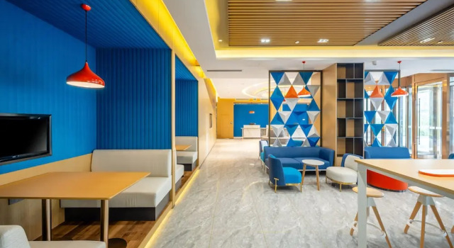 Holiday Inn Express Jurong Xianlin, Rezerwuj Hotel Hotele w Qi Xia z parkingiem, Parking