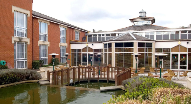 Семейный номер Deluxe Hilton Northampton Hotel