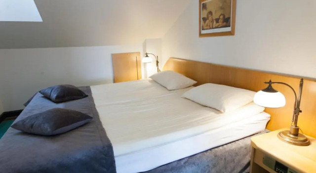 Hotel Restauracja Piwnica Rycerska, Book Hotel Hoteller i Lillepolen med parkering, Parkering