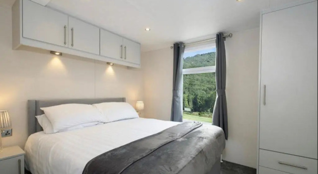 Luxury 6 Bed Lodge with Hot Tub