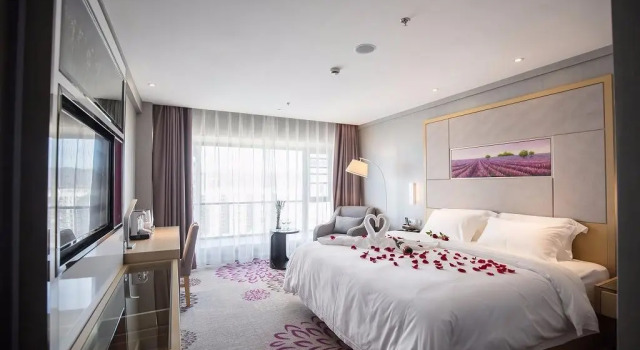 Lavande Hotels Yuxi Times Square, Rezerwuj Hotel Hotele w Yuxi z parkingiem, Parking