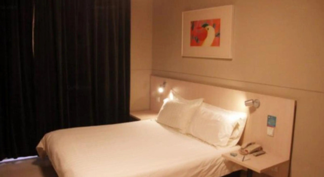 Одноместный номер Standard Jinjiang Inn Urumqi Hongqi Road Branch