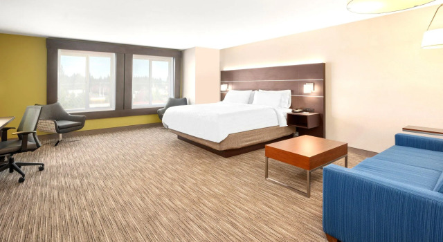 Двухместный люкс Holiday Inn Express Hotel & Suites Marysville by IHG