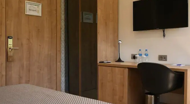 Двухместный номер Standard с балконом Twinz Hotel