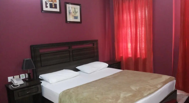 Amwaj Hotel Suites, Rezervați Hotel Hoteluri în Al Ḩayrah cu parcare, Parcare