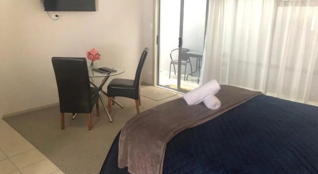 Студия Absolute Lake View Motel