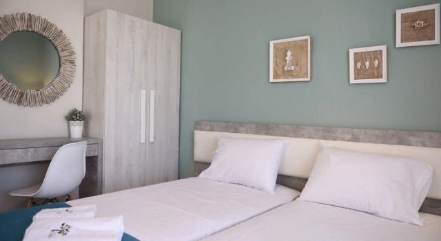 Dionisos Elia, Book Guesthouse Nea Moudania 