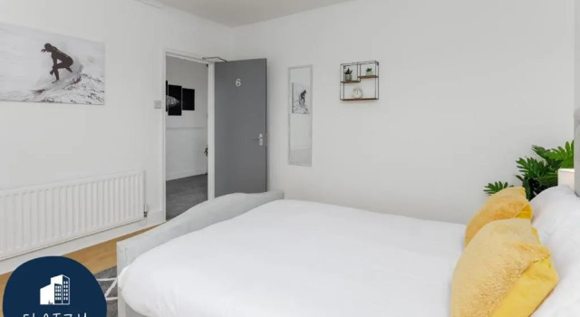 Коттедж FLATZY - 6 bed Oasis Close to Football Stadiums