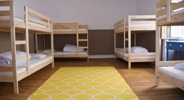 Atlas Hostel Leiria, Забронировать Хостел Лейрия Бейра-Алта, рядом с Луис де Камоес Гарден