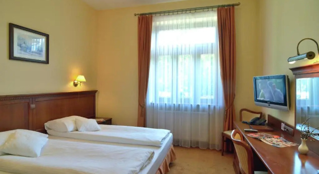 Hotel Stefania, Boek Hotel Hotels in Klein-Polen met parkeren, Parkeren