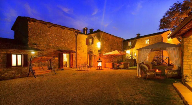 Piero Della Francesca - Tuscany Villa Resort, Book Resort Caprese Michelangelo Tuscany