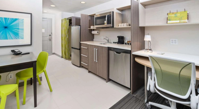 Одноместный люкс c 1 комнатой Home2 Suites by Hilton Newark Airport