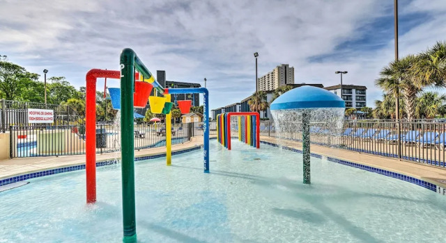 Апартаменты Oceanfront Myrtle Beach Condo: 6th-floor Balcony!
