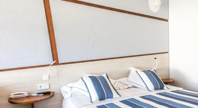 Двухместный номер с балконом Hotel Blaumar Cadaqués by Fimedhotels