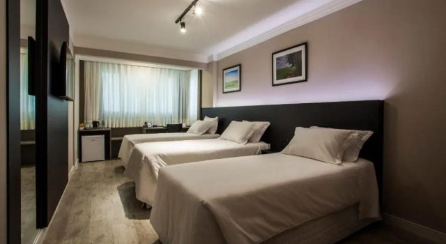 Трёхместный номер Comfort Santa Inn Hotel