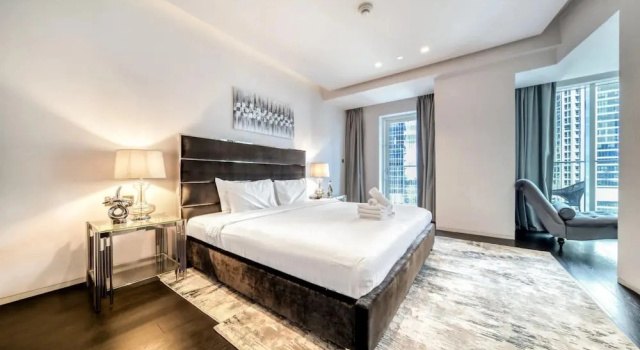 High-end Luxe Apt w Marina Views
